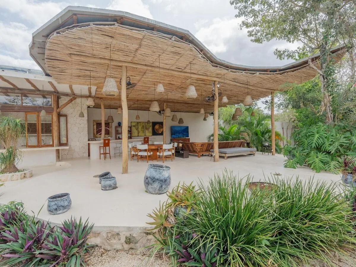 Kasa Uh May-Tulum Francisco Uh May Vila