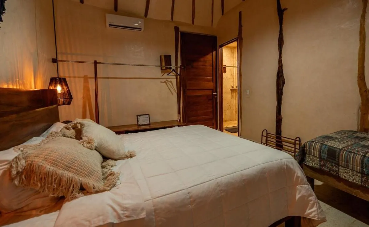 Kasa Uh May-Tulum Francisco Uh May Vila