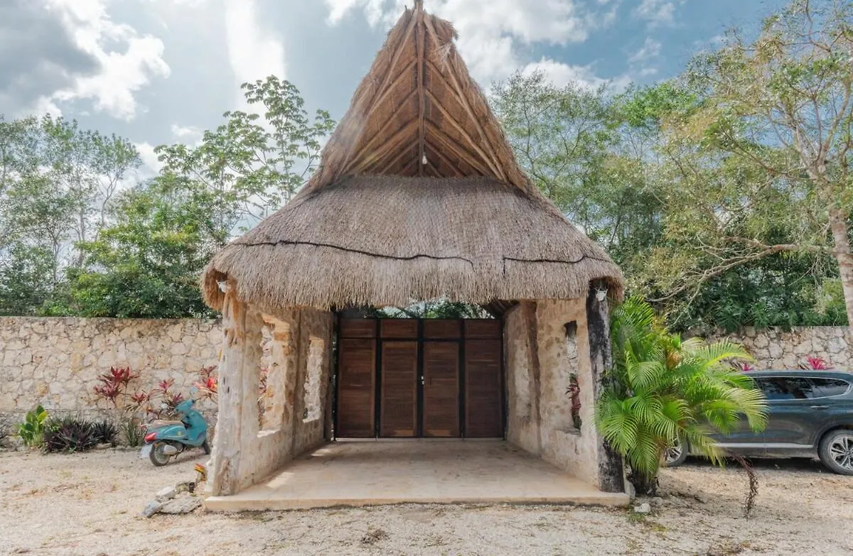 Kasa Uh May-Tulum Francisco Uh May Vila