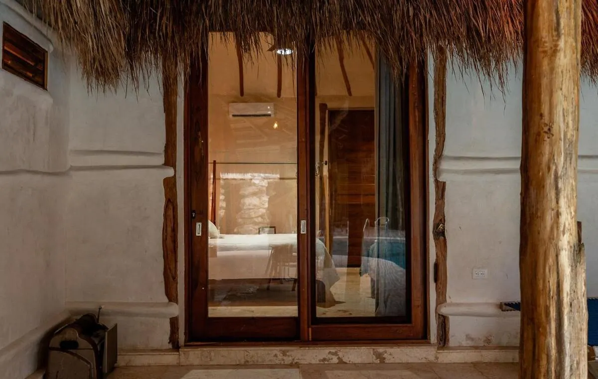 Kasa Uh May-Tulum Francisco Uh May 0*,  Μεξικό