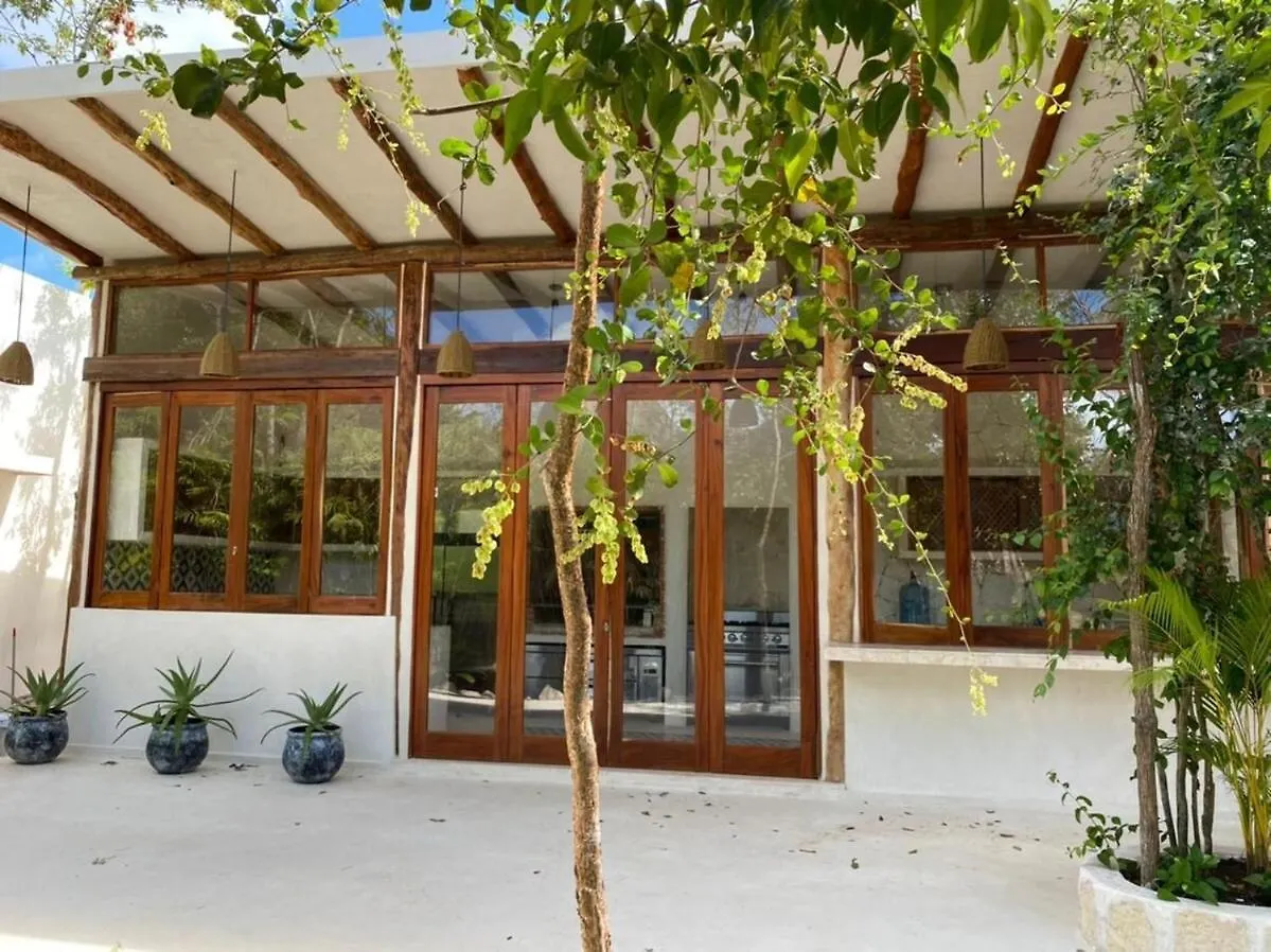 Kasa Uh May-Tulum Francisco Uh May 0*,  Μεξικό